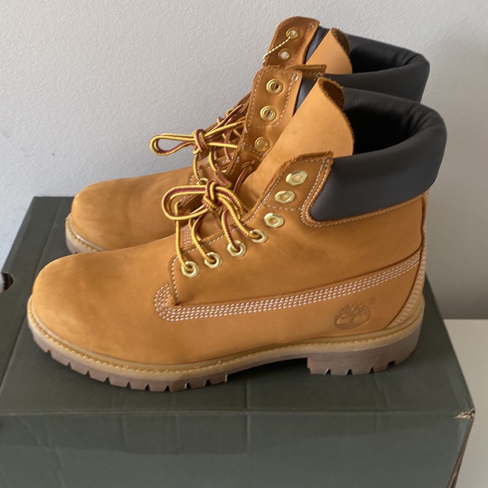 Timberland Premium 6” waterproof boot in wheat nubuck Size 8